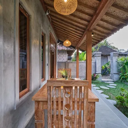 Sumirta\'S House Bale Teba