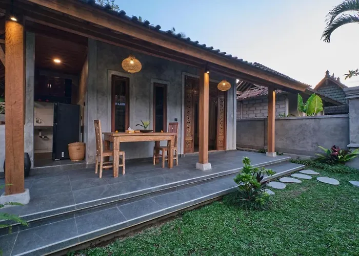 Sumirta's House Bale Teba