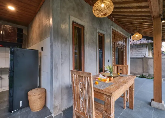 Sumirta's House Bale Teba